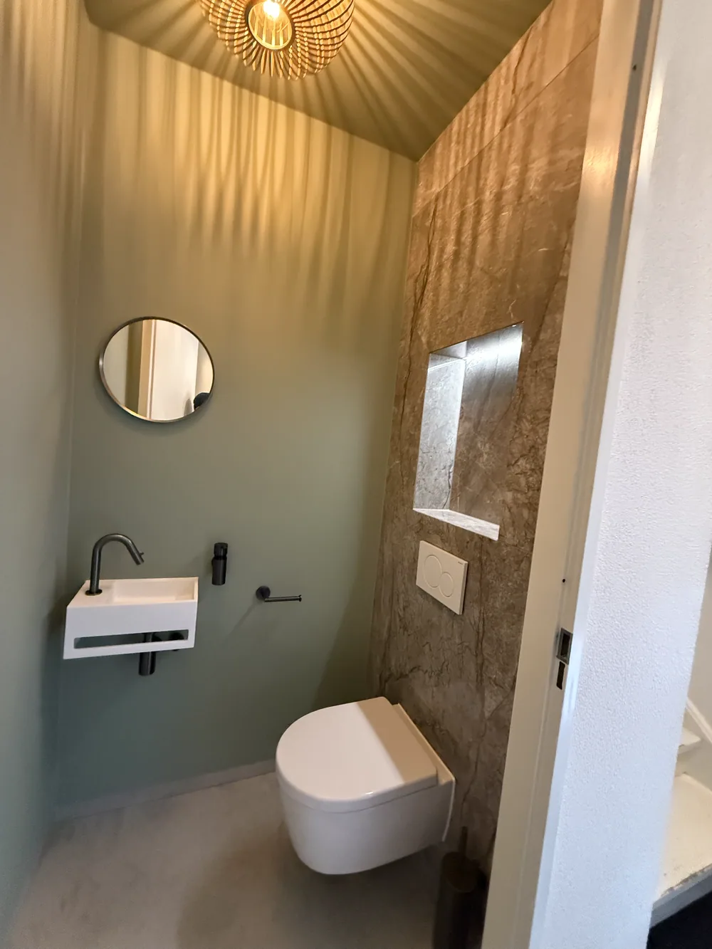Moderne toiletrenovatie